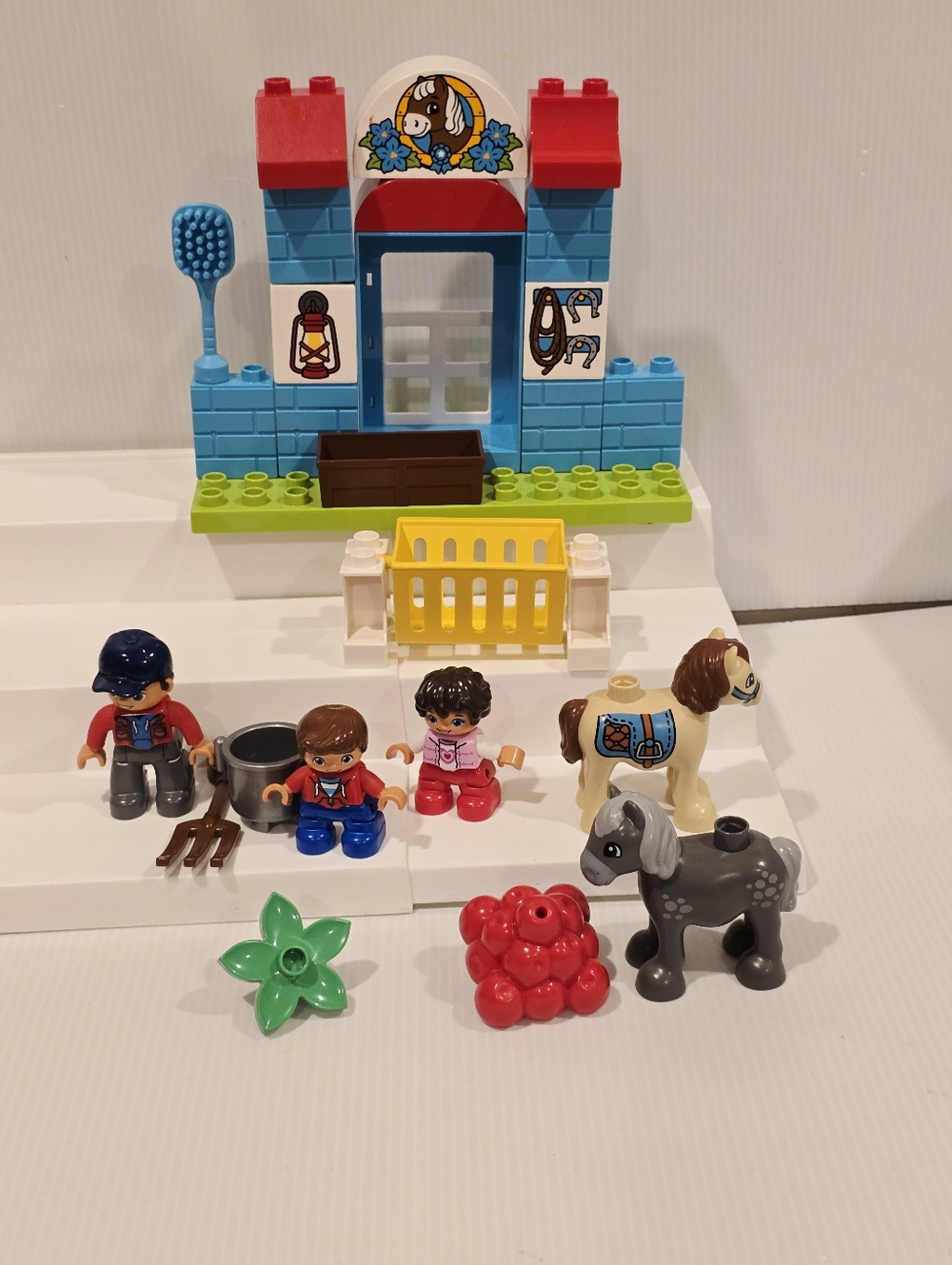 Lego Duplo Farmers' Market and Pony Stable Building Set - Picture 7 of 16